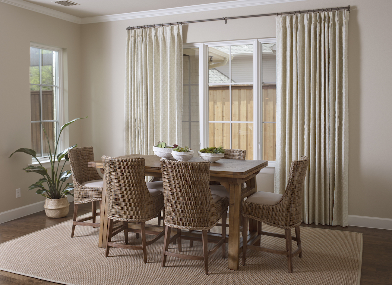 dining-room-table-dining-chairs-richardson-tx