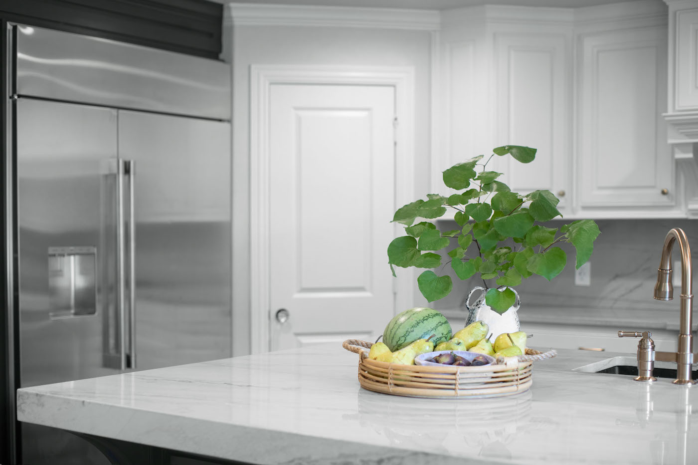 marble-kitchen-island-stainless-steel-refrigerator