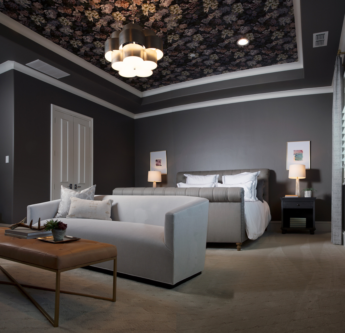 primary-bedroom-design-wallpapered-ceiling