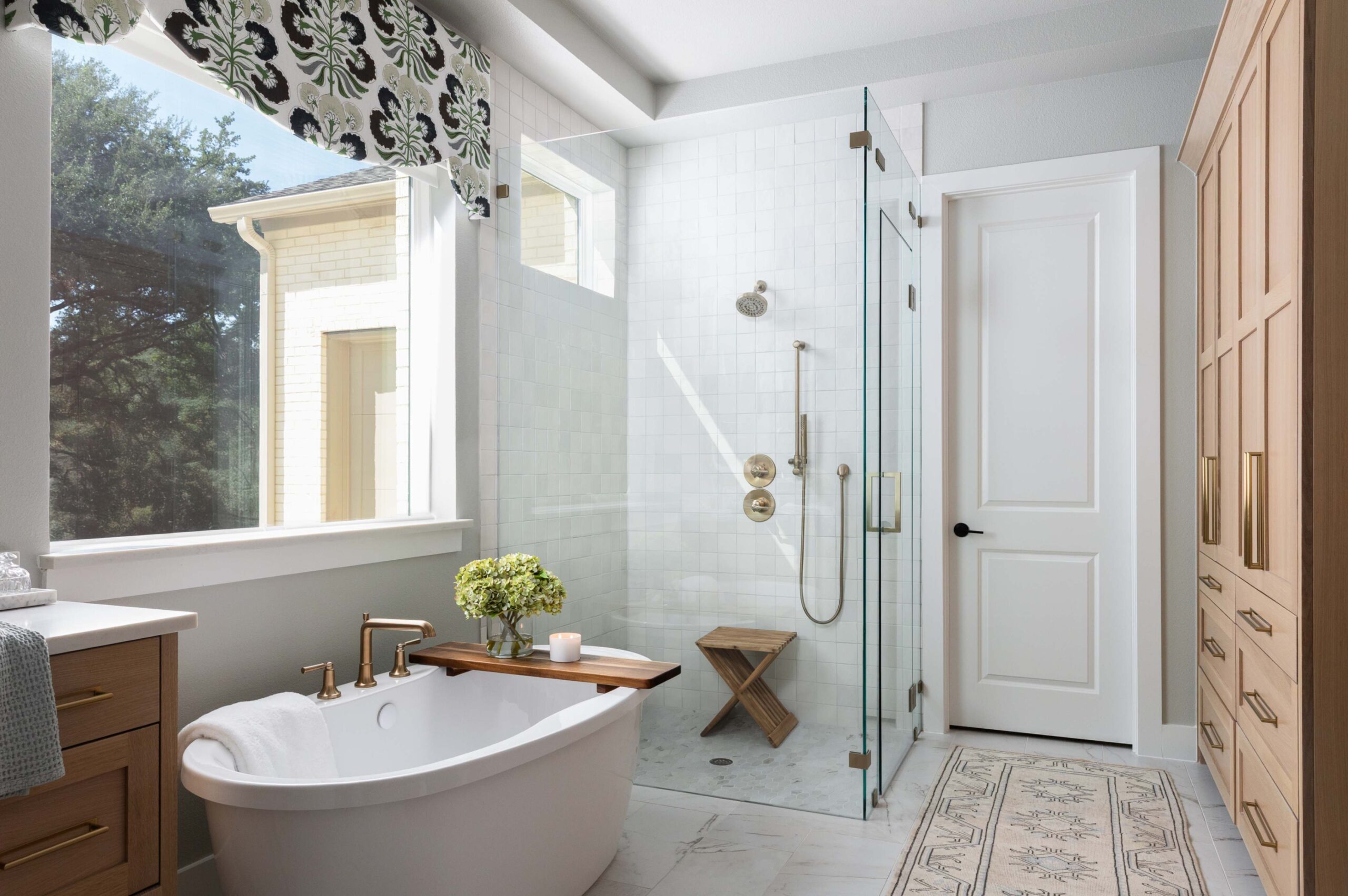 primary-bath-window-treatement
